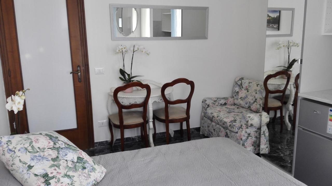 Minihouselarissa Diverona Exterior foto